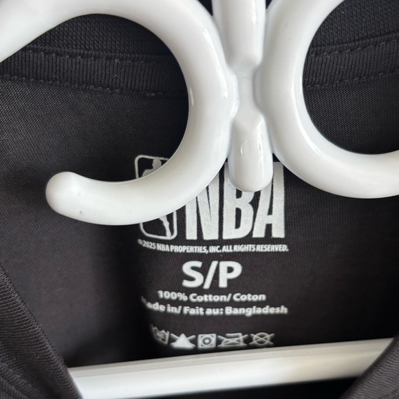 NWT Black Chicago Bulls Women’s Tshirt Size S - Picture 2 of 3